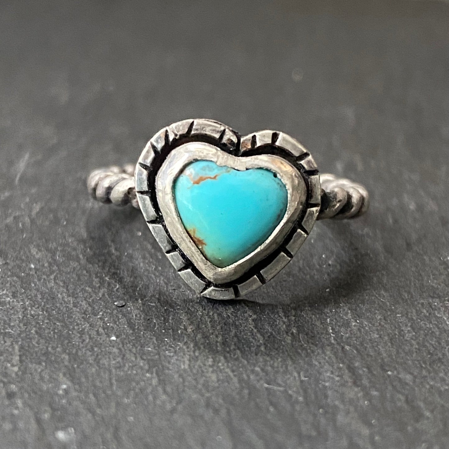 Sterling silver turquoise heart ring with organic border on bezel set Kingman turquoise with twist wire rope ring band solid sterling silver and genuine turquoise - drake designs jewelry
