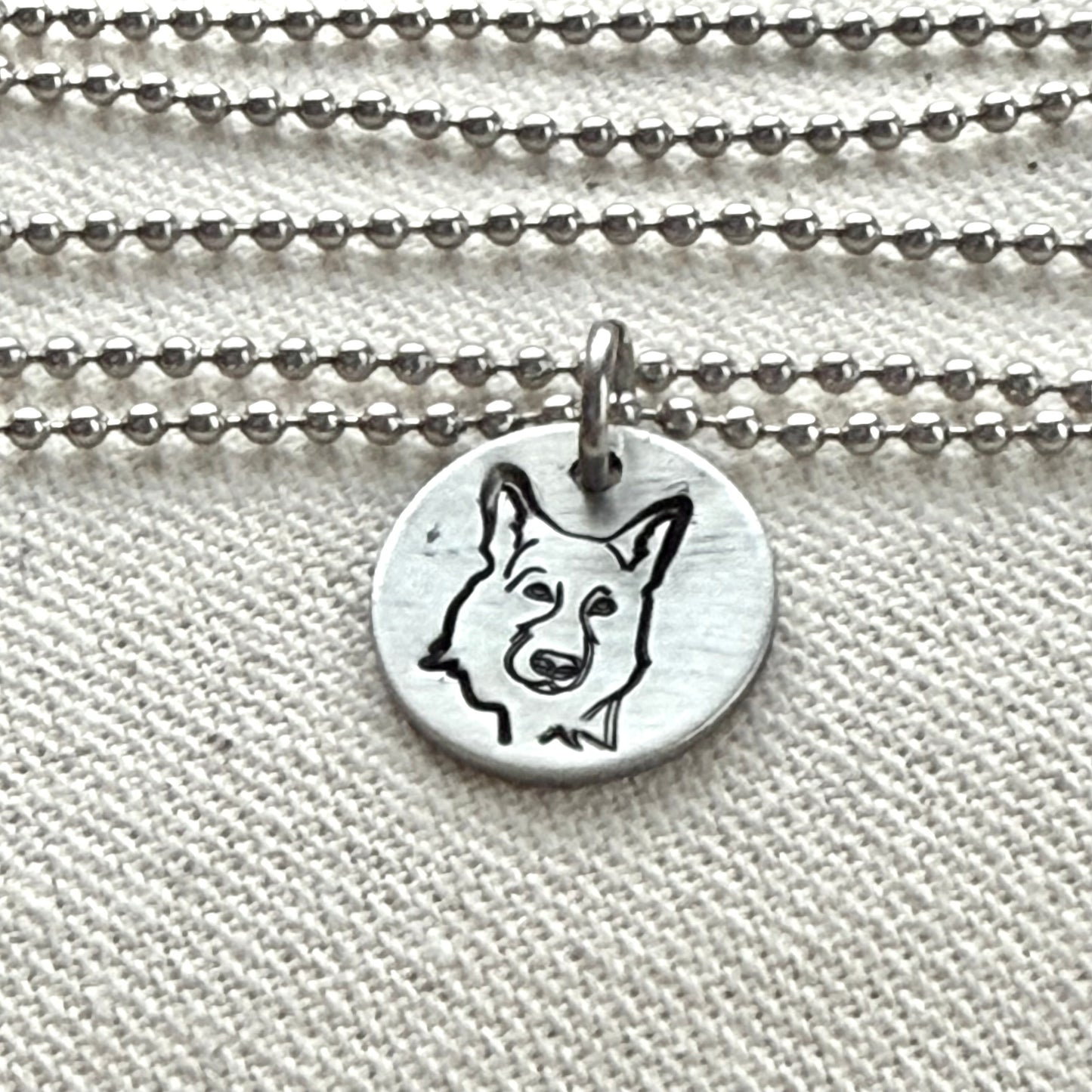 Dog Breed necklace - choose you breed - Yorkshire Terrier, Rottweiler, Poodle, Pointer, Labrador, Hound, Golden Retriever, German Shepherd, French Bulldog, Daschund, Cocker Spaniel, Samoyed, Bulldog, Boxer, Beagle