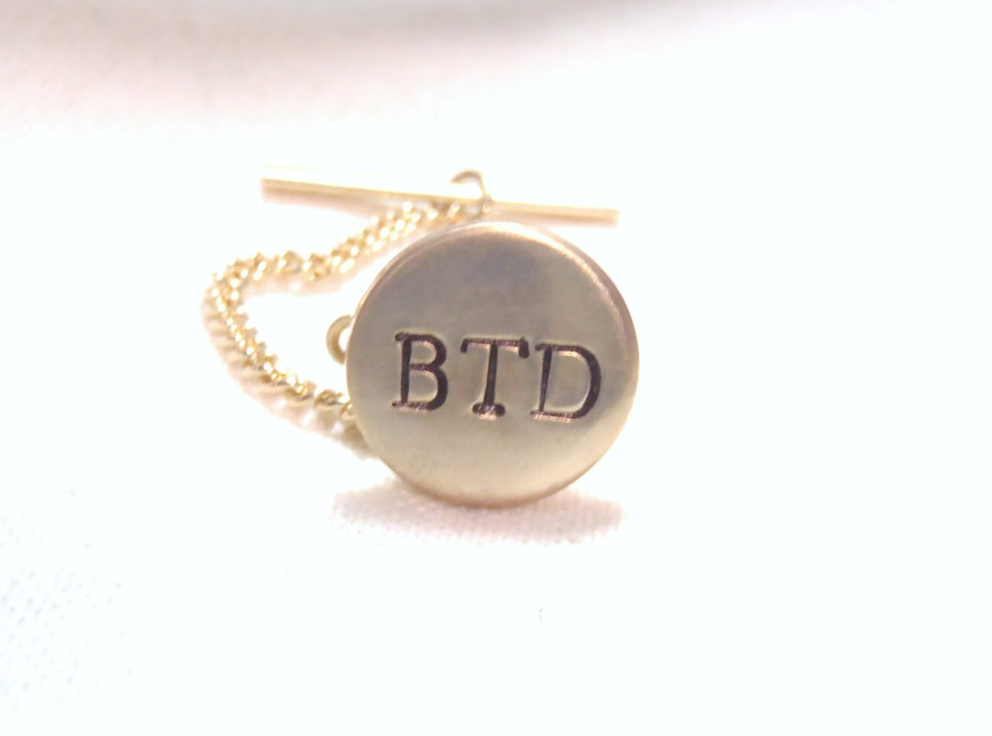 gold monogram tie tack personalized tie pin - drake designs jewelry