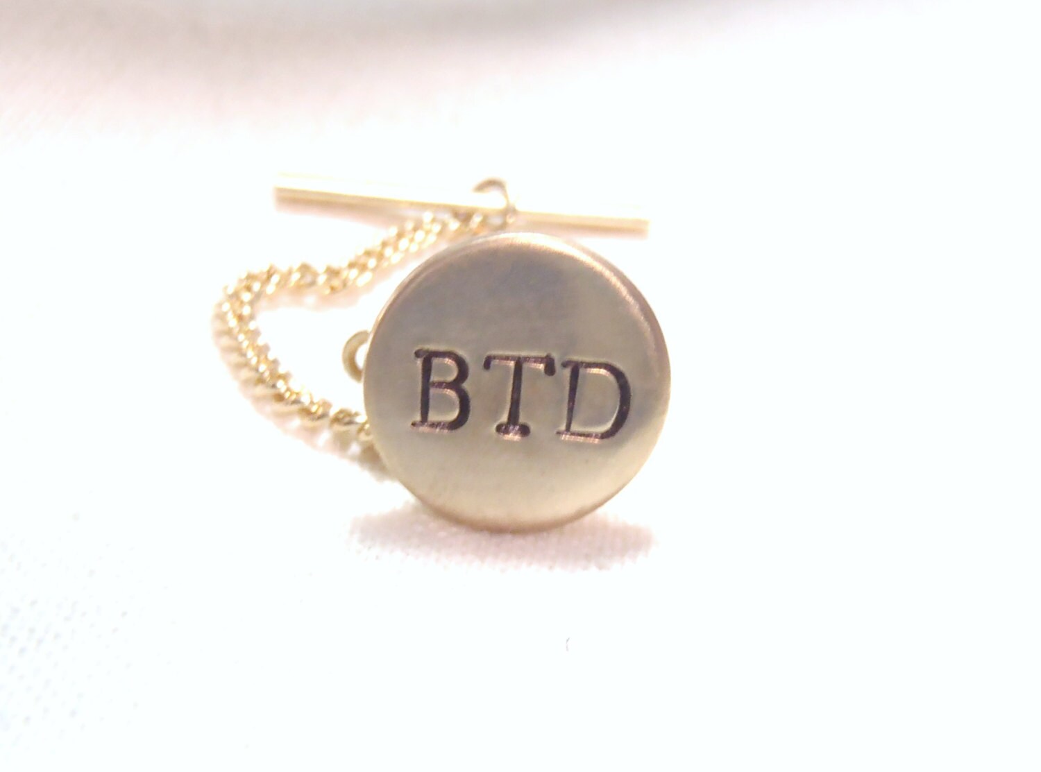 gold monogram tie tack personalized tie pin - drake designs jewelry
