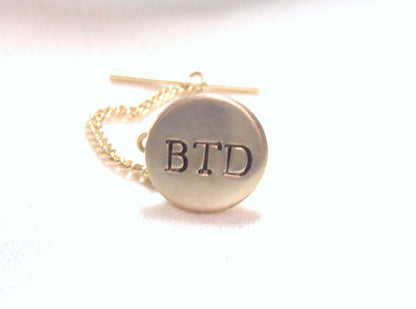 gold monogram tie tack personalized tie pin - drake designs jewelry