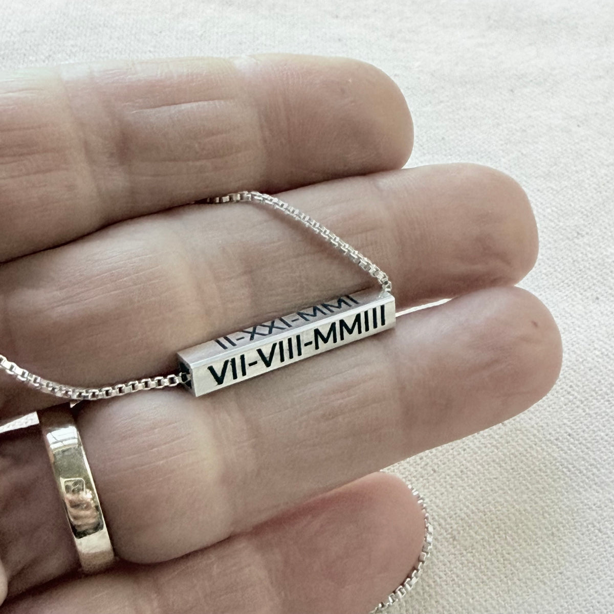 Personalized Sterling Silver Horizontal 3D Bar Necklace with Roman Numerals or Names - Derake Designs Jewelry
