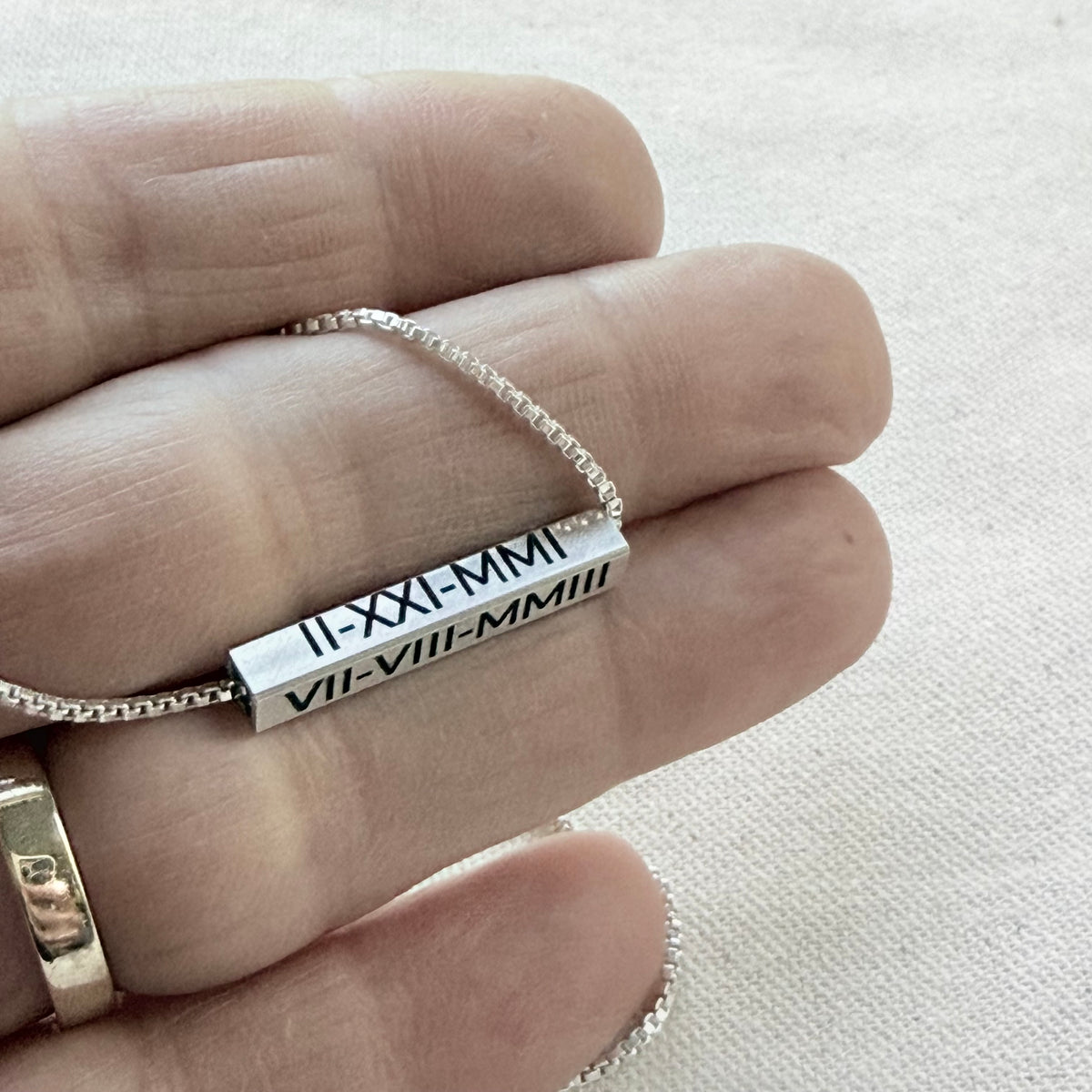 Personalized Sterling Silver Horizontal 3D Bar Necklace with Roman Numerals or Names - Derake Designs Jewelry