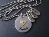 Personalized Oma necklace with golden heart and personalized initials - Drake Designs Jewelry